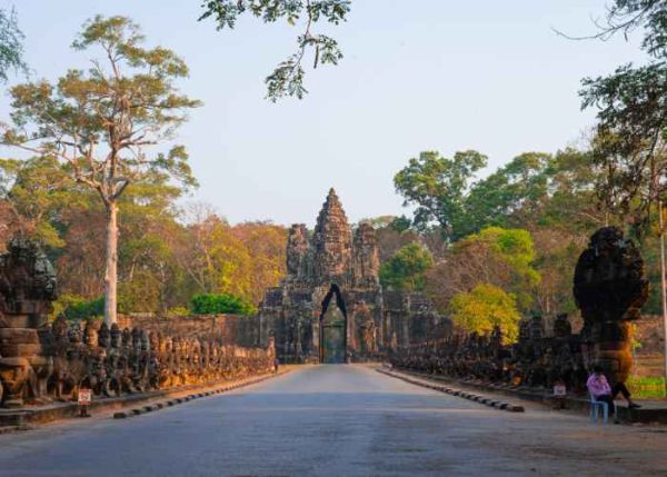 Experience the Best of Angkor Wat and Angkor Thom in One Day Tour - discovering Angkor Thom