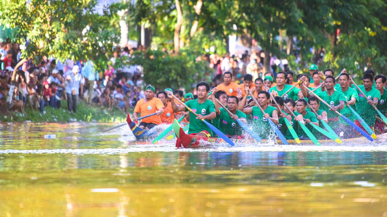 Experience The Magic And Excitement Of Cambodia’s Legendary Bon Om Touk water festival