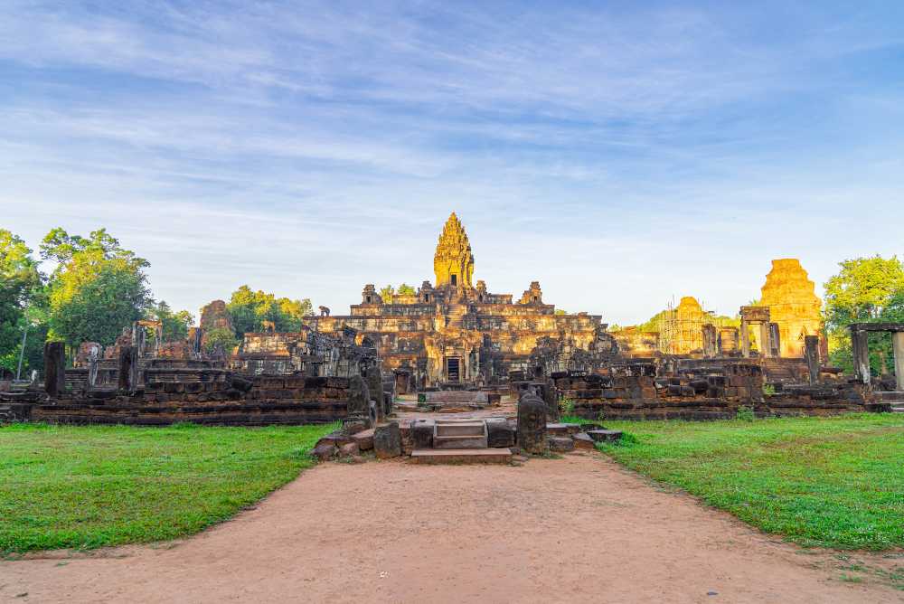 Private Rolous Group Tour and Banteay Srei tour